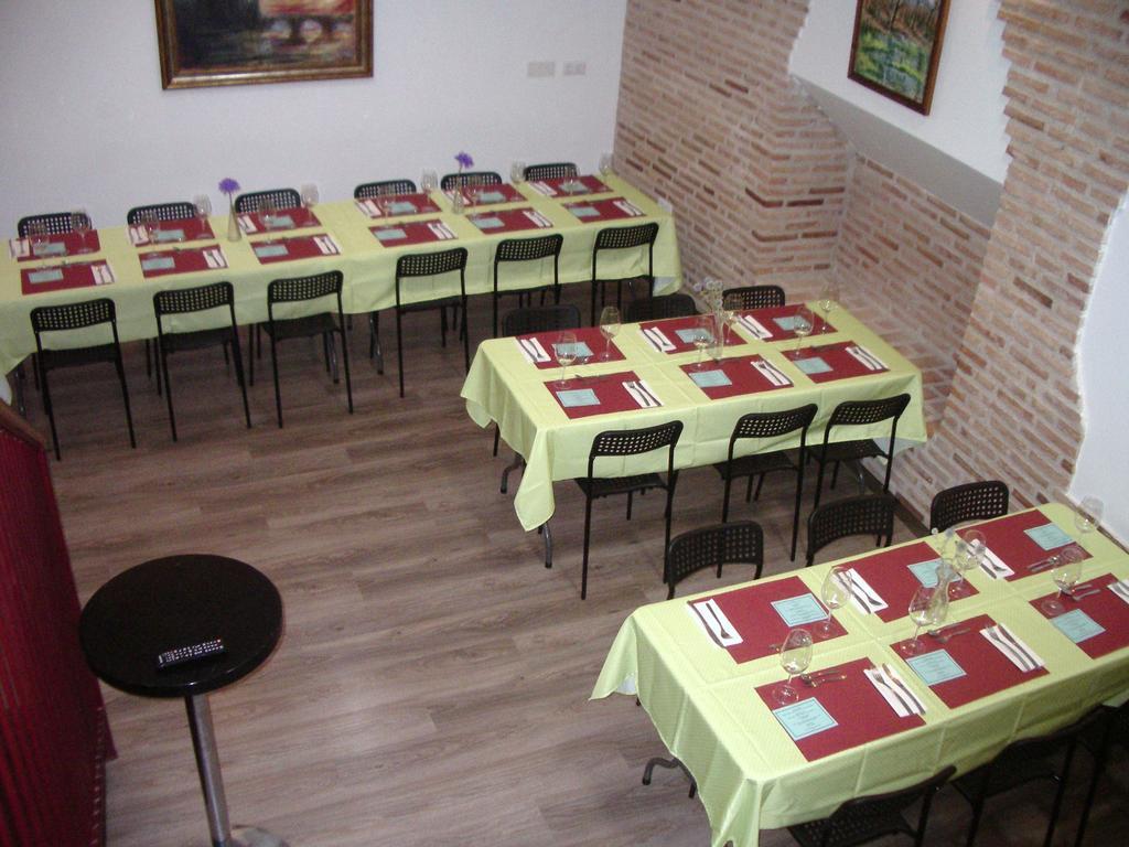 Hostel El Castillo Aninon Bagian luar foto