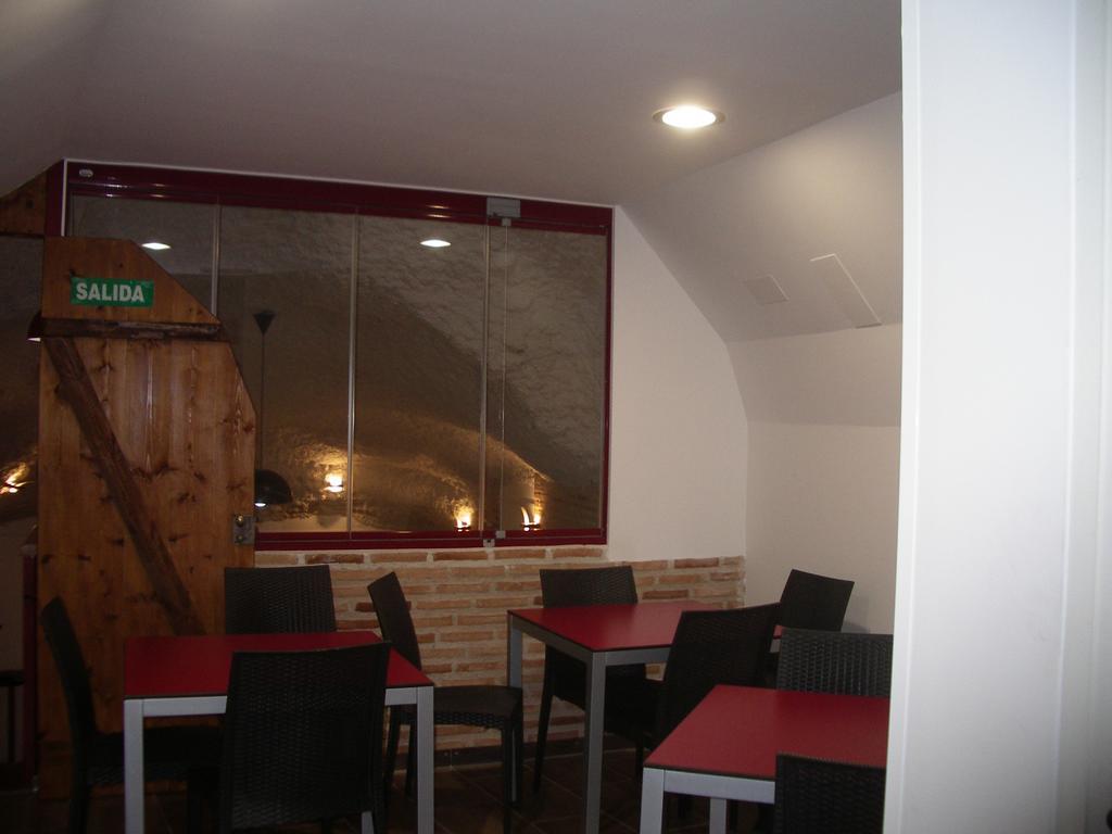 Hostel El Castillo Aninon Bagian luar foto